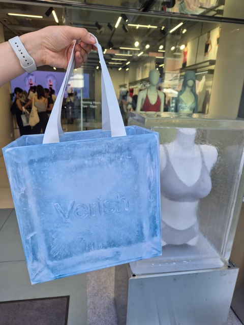 ICE ON, The frozen monent in 베리시 성수 후기 이미지 1